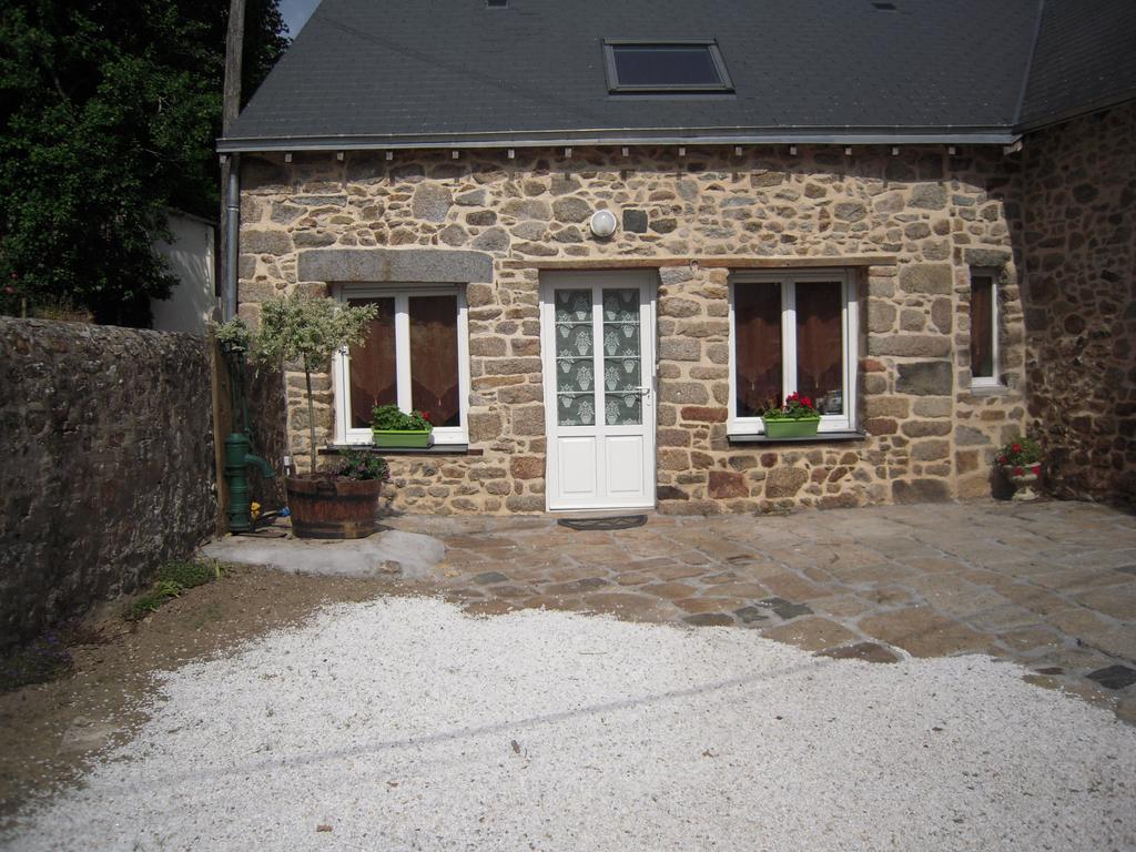 Gite La Forge Villa Alexain Bagian luar foto